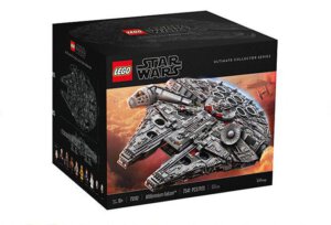 Ultimate Collector Series Millennium Falcon 2017 Box (LEGO)